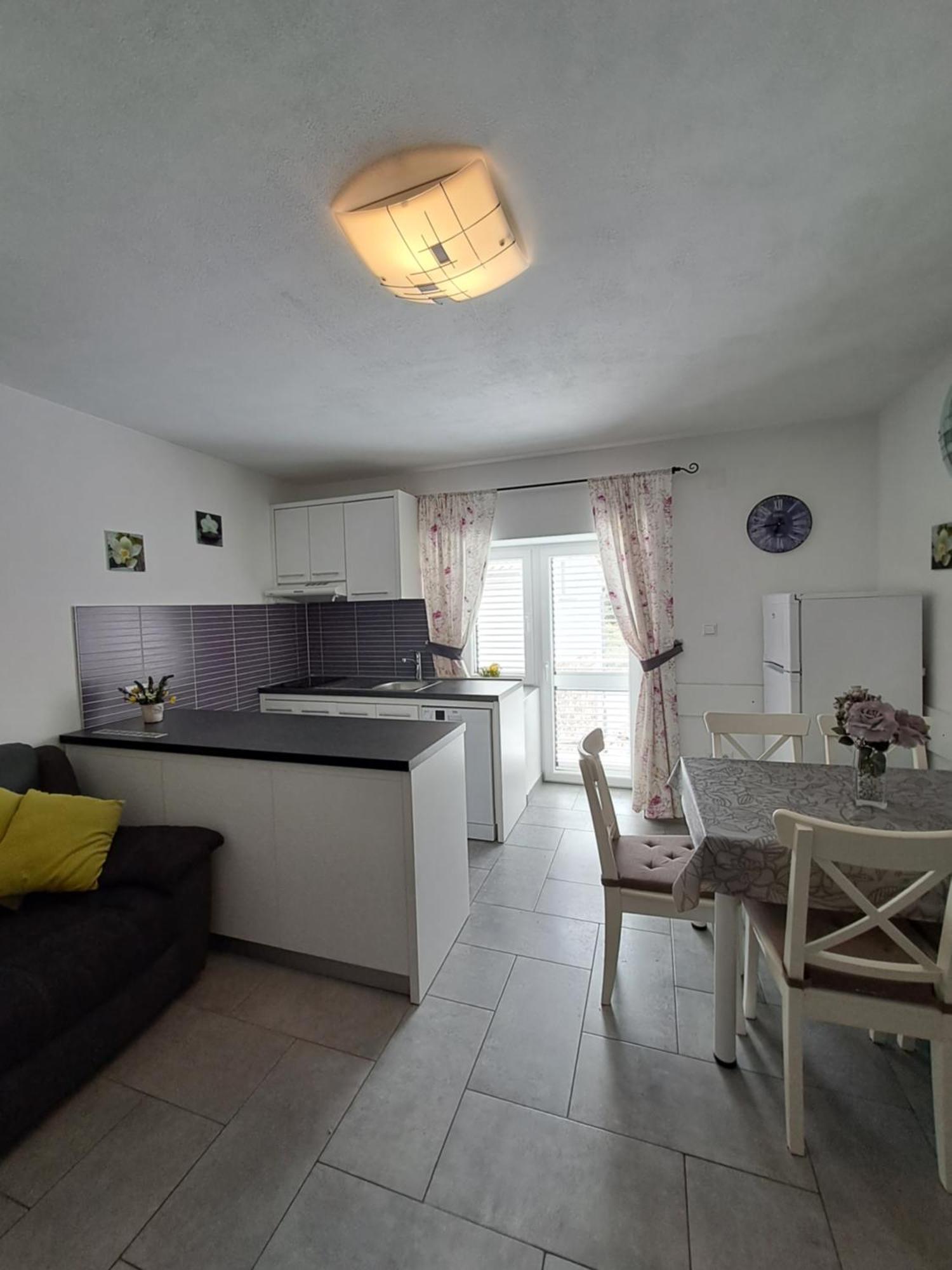 Apartment Greta Vrbnik